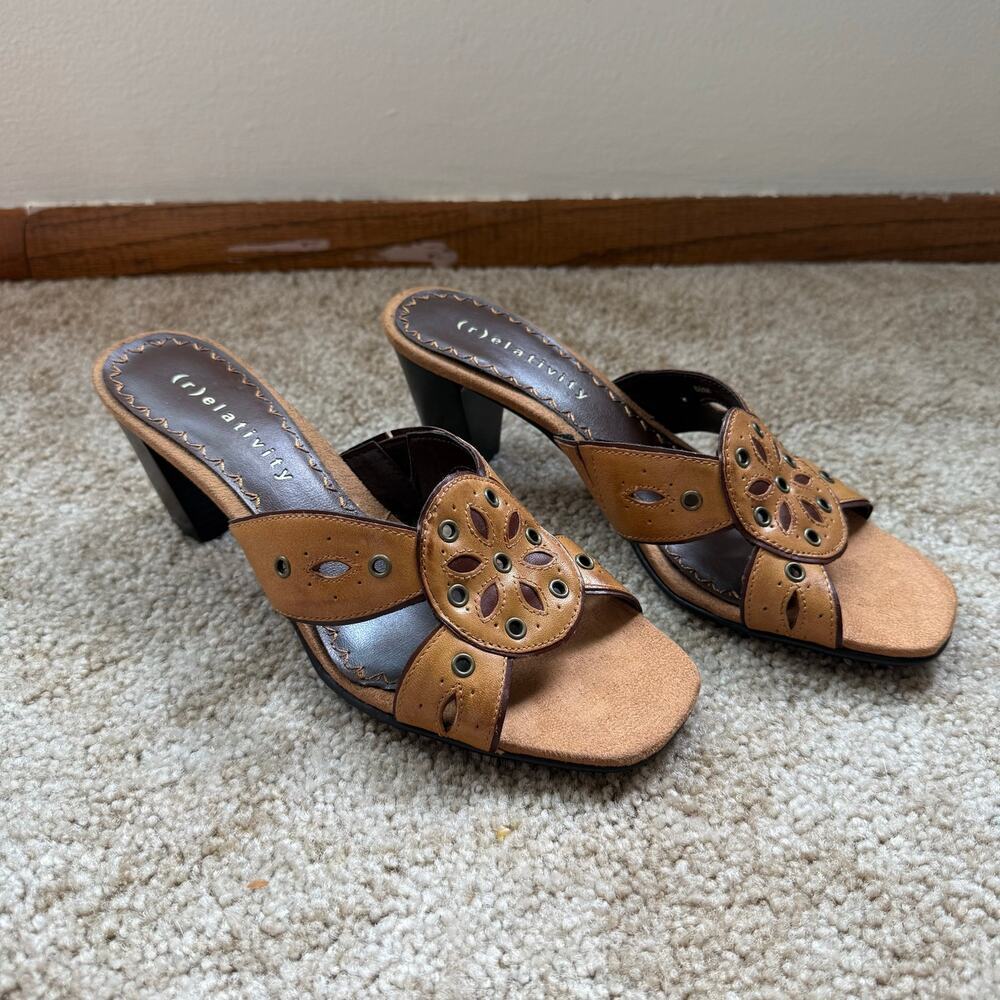 Relativity Brown Leather Metal Grommet Boho‎ Western Grunge Indie Trendy Heels